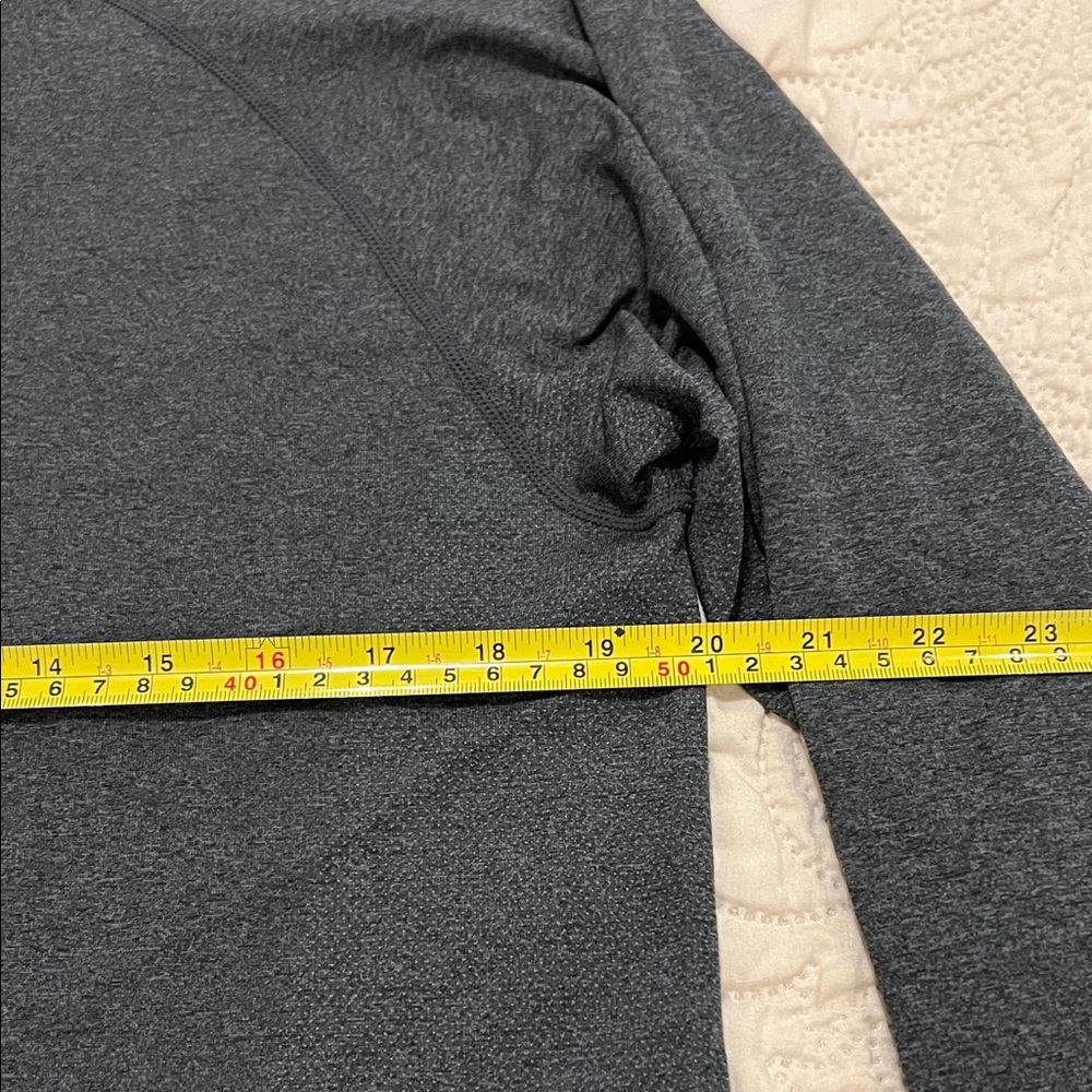 Fabletics Men's Black Long Sleeve Crew Top - Picture 8 of 8